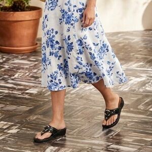 Jaclyn Smith Black Sandals